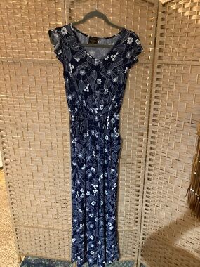 Amana Jump Suit Size Small/Med